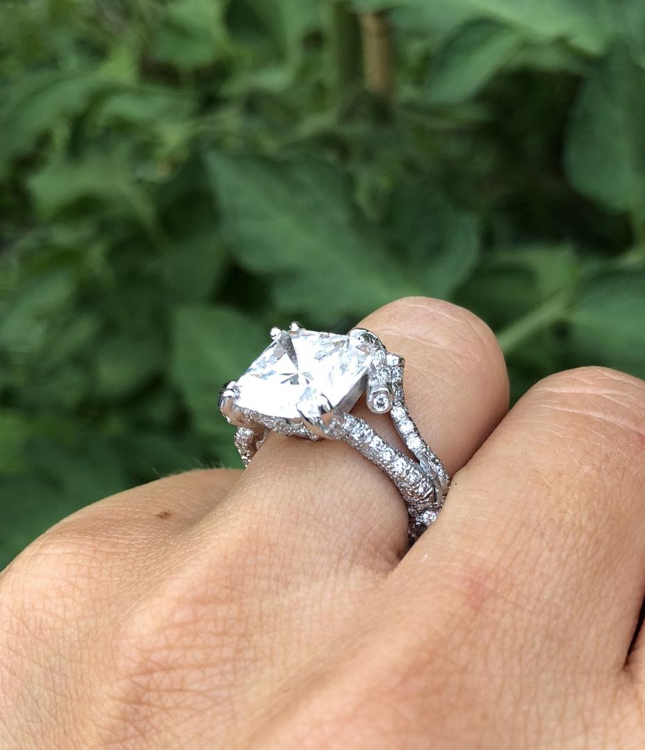 Bagues de fiançailles, Saint-Cloud